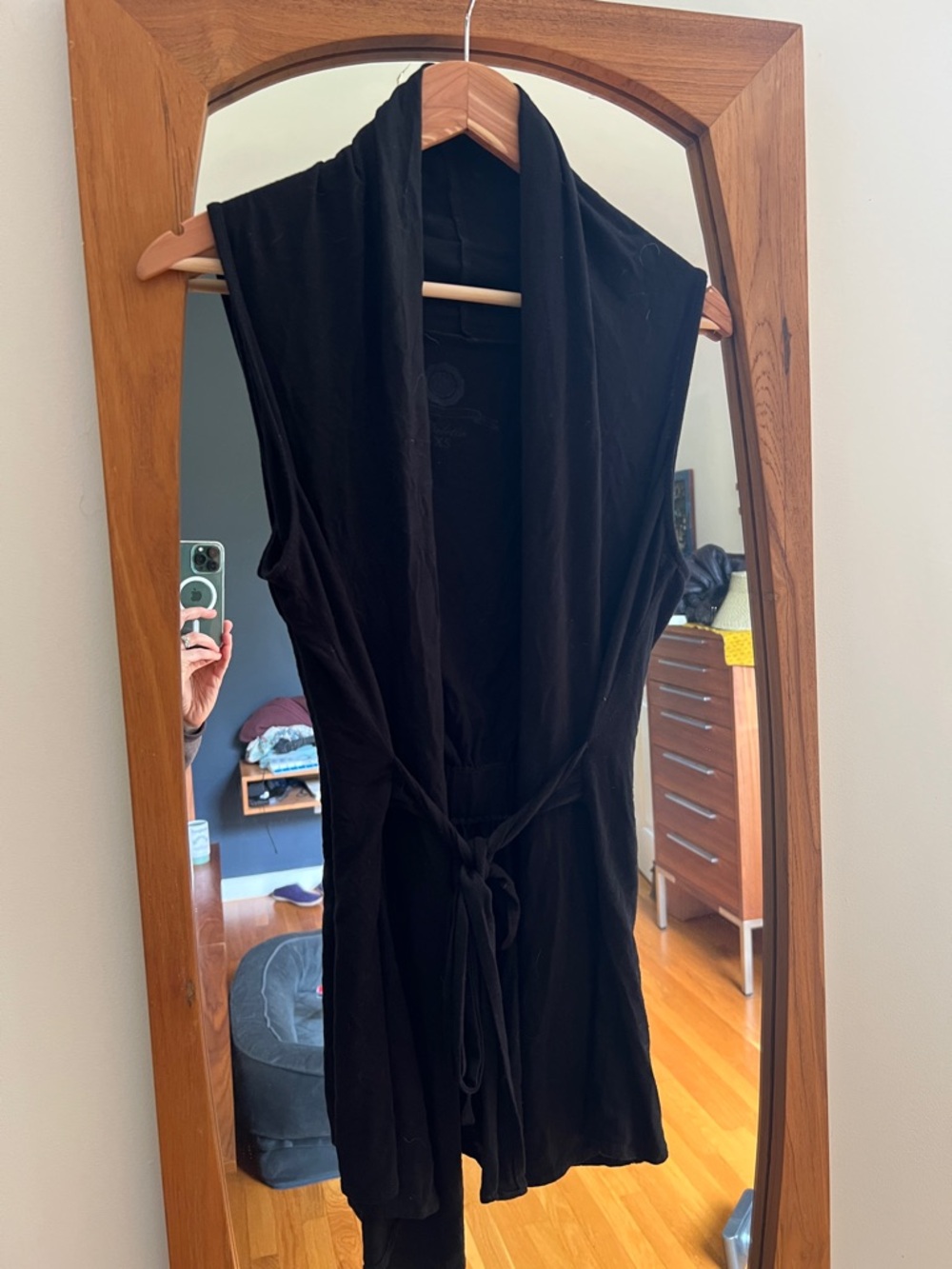Deletta Anthropologie Black Sleeveless Tie-Waist open front top